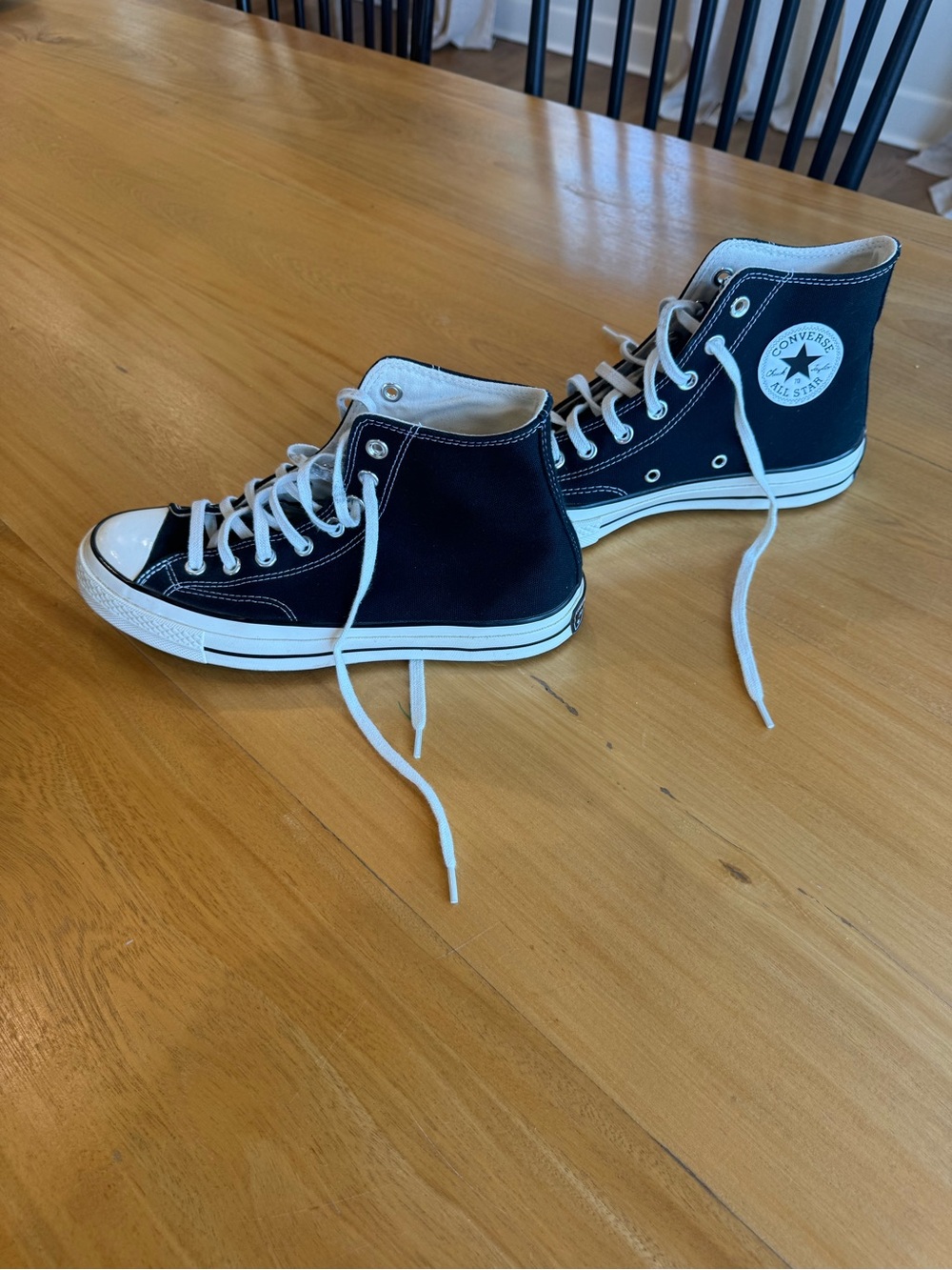Classic High-Top Canvas Sneakers in Black and White - Picture 4 of 5